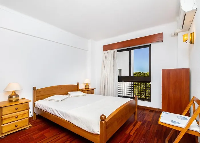 Whome | Vilamoura Sunny Apartament Quarteira